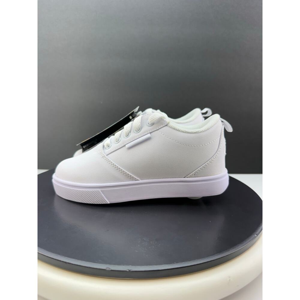 Heelys Pro 20 Unisex Kids Size 1 Youth Skate Shoes Triple White Wheels Sneakers